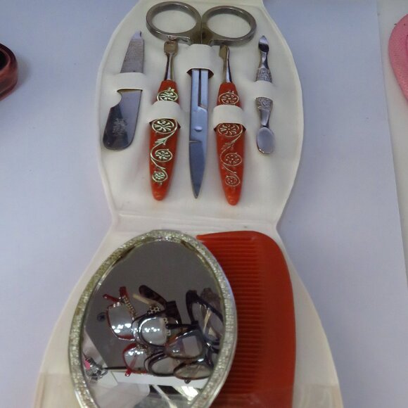 Vintage 6-Piece Travel Manicure Set with Cameo Decor and Mirror Made In England - Picture 8 of 11